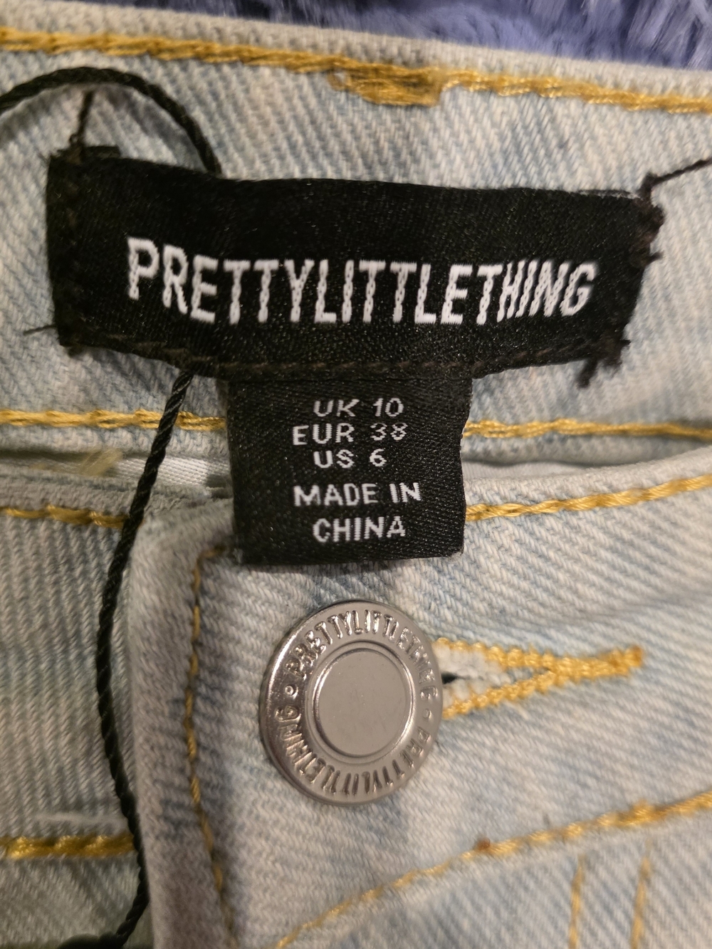 PrettyLittleThing Light Blue Distressed Boyfriend Jeans - Picture 4 of 5